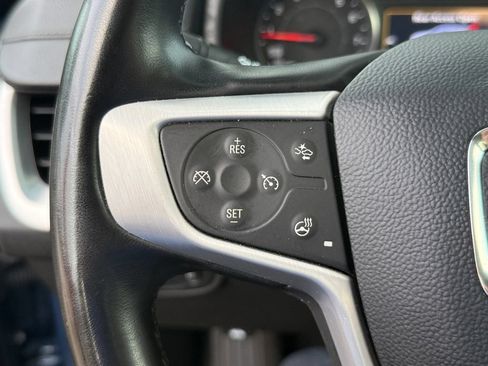 Used 2024 GMC Terrain SLT AWD/4WD image 16