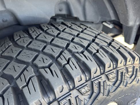 Used 2023 Ford Bronco Badlands image 13