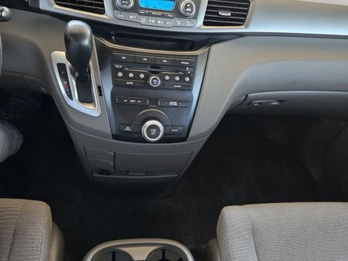 Used 2011 Honda Odyssey EX image 18