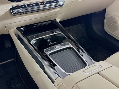 Used 2026 Mercedes-Benz GLB 250 image 5