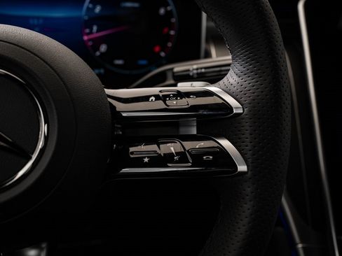 New 2026 Mercedes-Benz GLC 300 4MATIC image 32