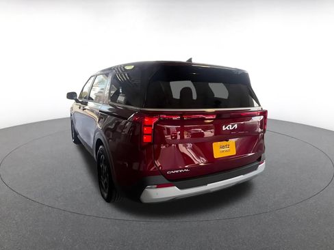 Used 2026 Kia Carnival FWD image 10