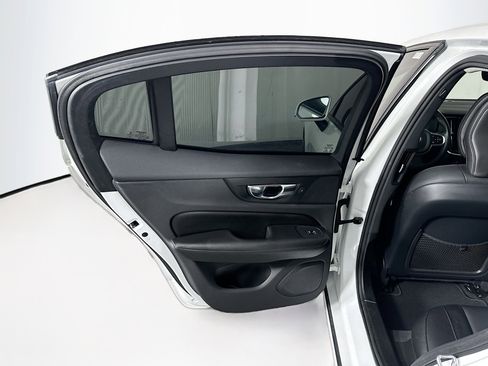 Used 2020 Volvo S60 T5 Momentum FWD image 27