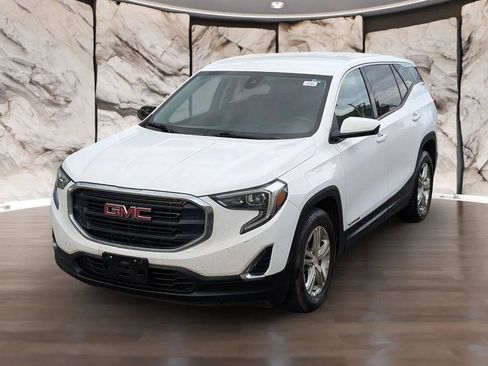 Used 2020 GMC Terrain SLE w/ LPO, Floor Liner Package FWD image 3
