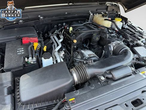 Used 2022 Jeep Gladiator Overland w/ Popular Equipment Package AWD/4WD image 23
