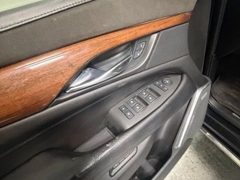 Used 2016 Cadillac Escalade Premium AWD/4WD image 23
