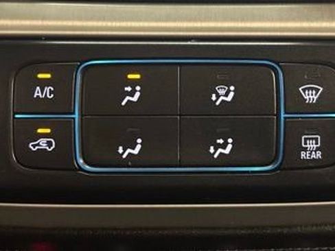 Used 2020 GMC Canyon SLE w/ Elevation Edition image 30