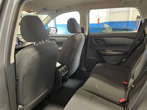 Used 2024 Nissan Rogue S AWD/4WD image 17