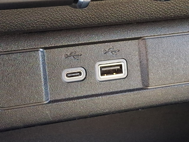 Used 2025 Chevrolet Colorado Trail Boss AWD/4WD image 16