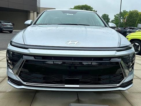 New 2025 Hyundai Sonata SEL image 2
