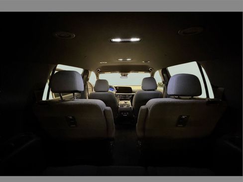 Used 2025 Chevrolet Traverse LT AWD/4WD image 42