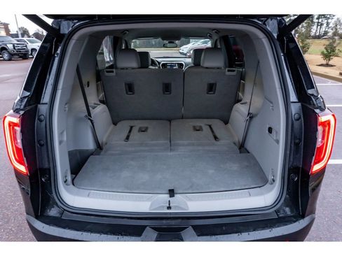 Used 2023 GMC Acadia SLT image 16