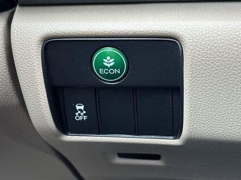 Used 2017 Honda Accord LX image 27