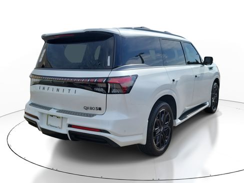 New 2026 INFINITI QX80 4WD image 3