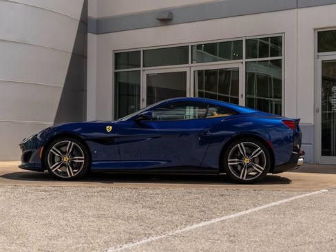 Used 2019 Ferrari Portofino RWD image 16