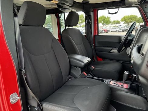 Used 2014 Jeep Wrangler Unlimited Sport w/ Connectivity Group image 27