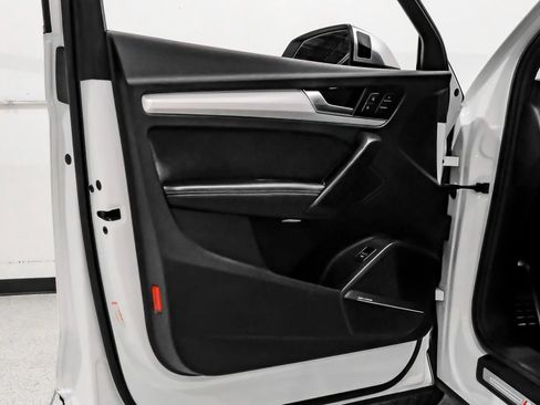 Used 2018 Audi SQ5 Prestige w/ Prestige Package AWD/4WD image 56