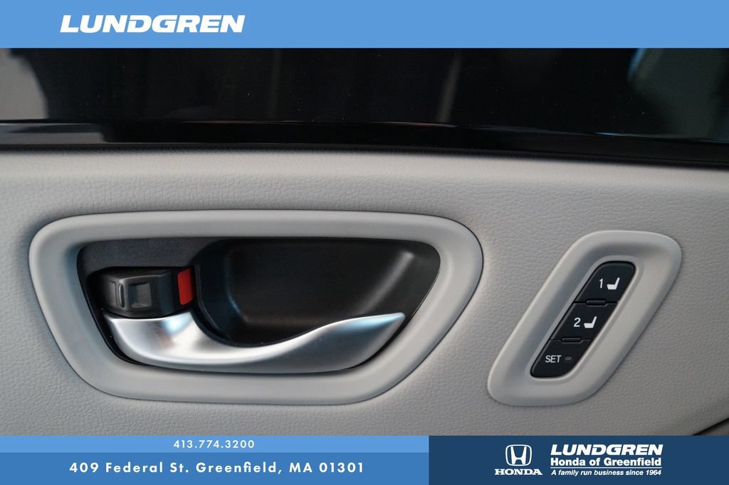 Used 2025 Honda Pilot EX-L image 17