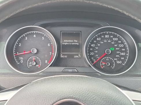 Used 2021 Volkswagen Golf 4-Door FWD image 13