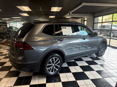 Used 2019 Volkswagen Tiguan S image 4