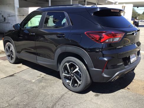 Used 2023 Chevrolet TrailBlazer RS FWD image 3