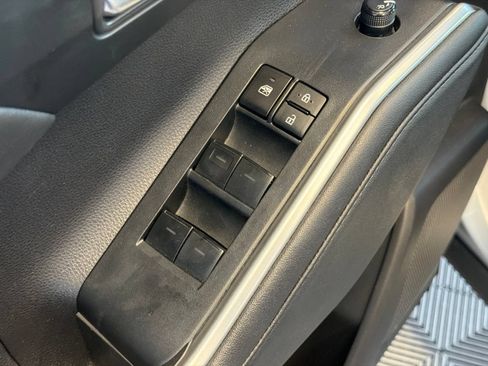 Used 2024 Toyota Highlander Limited AWD/4WD image 18