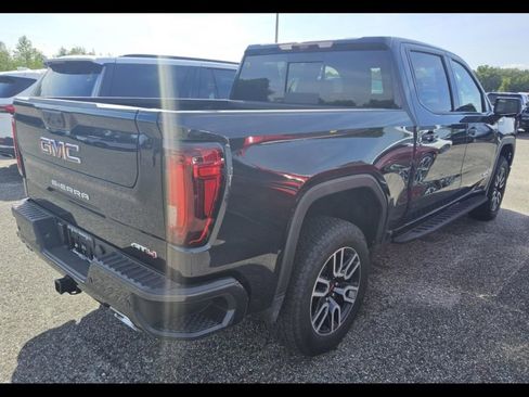 Used 2025 GMC Sierra 1500 AT4 w/ AT4 Premium Package AWD/4WD image 9