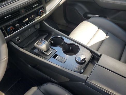 Certified 2023 Nissan Rogue SV w/ SV Premium B Package AWD/4WD image 20