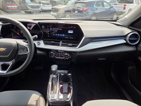 Certified 2024 Chevrolet Trax LT w/ Driver Confidence Package FWD image 16