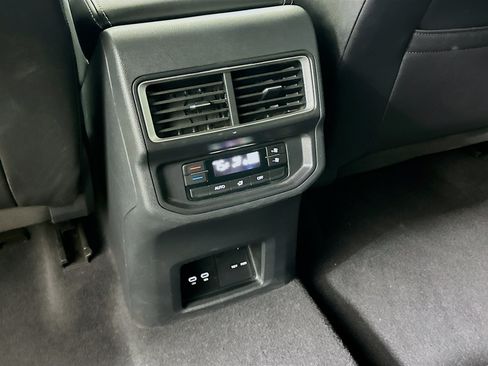 Used 2025 Volkswagen Atlas SE AWD/4WD image 27