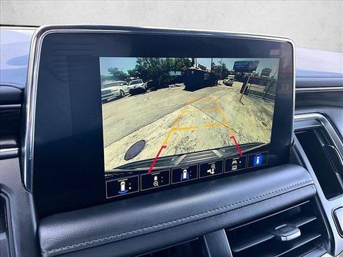 Used 2022 Chevrolet Suburban LT w/ LT Signature Package RWD image 23