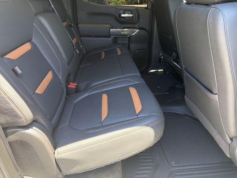 Used 2022 GMC Sierra 1500 AT4 w/ AT4 Premium Package AWD/4WD image 16