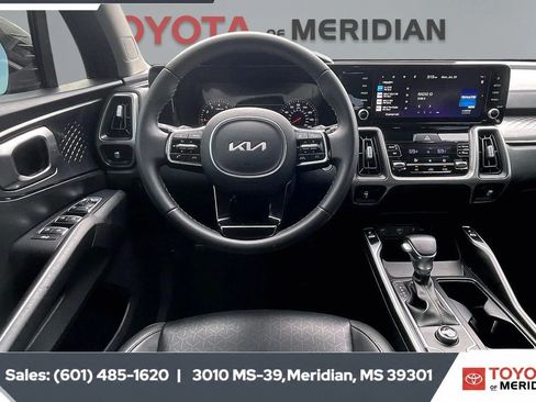 Used 2023 Kia Sorento S w/ Panoramic Sunroof Package FWD image 5