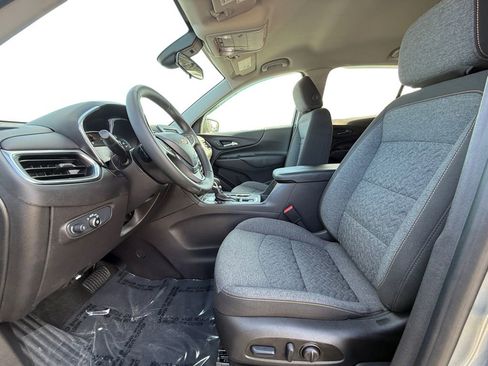 Used 2024 Chevrolet Equinox LT FWD image 9