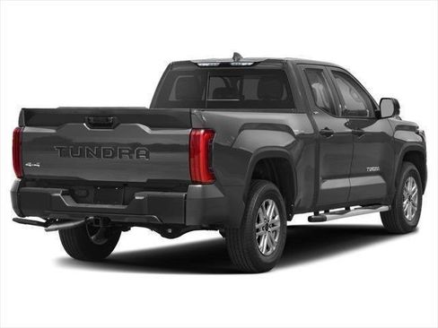 Used 2022 Toyota Tundra SR5 w/ TRD Off-Road Package AWD/4WD image 79