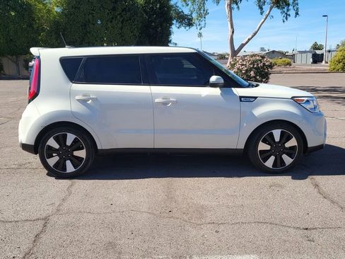 Used 2015 Kia Soul ! w/ Sun & Sound Package image 10