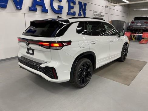 New 2026 Volkswagen Tiguan SE R-Line image 4