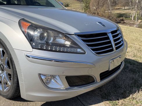 Used 2012 Hyundai Equus Signature RWD image 19
