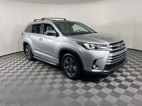 Used 2018 Toyota Highlander Limited Platinum image 6