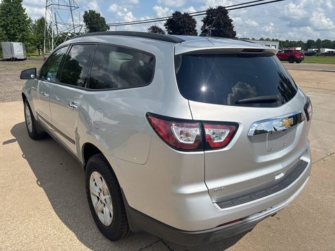 Used 2015 Chevrolet Traverse LS AWD/4WD image 3
