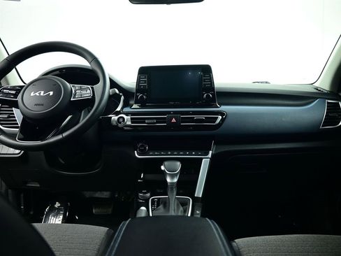 Used 2023 Kia Seltos S image 11