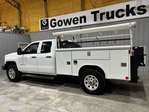 Used 2016 Chevrolet Silverado 3500 W/T AWD/4WD image 5