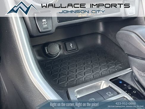 Used 2022 Toyota RAV4 XLE image 27