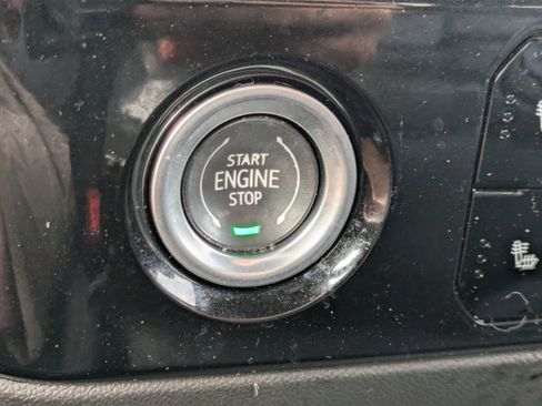 Used 2022 Chevrolet Silverado 1500 LT image 28