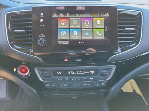 Used 2020 Honda Pilot Touring image 11