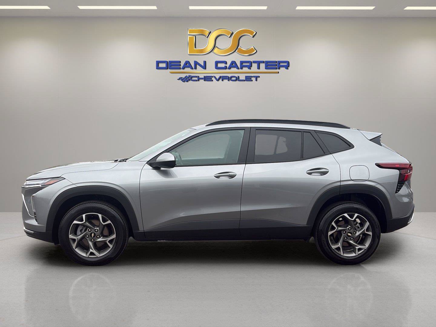 Certified 2025 Chevrolet Trax LT w/ LT Convenience Package FWD image 2