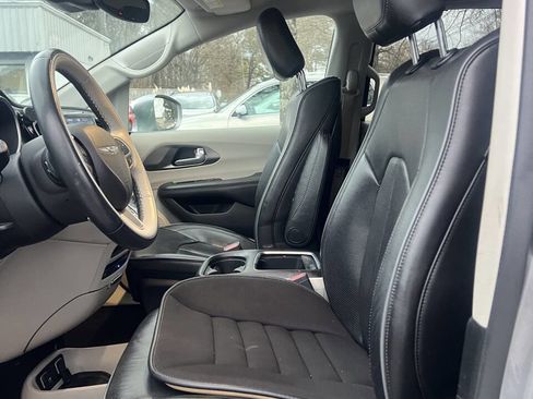 Used 2018 Chrysler Pacifica Limited w/ Advanced Safetytec Group image 11