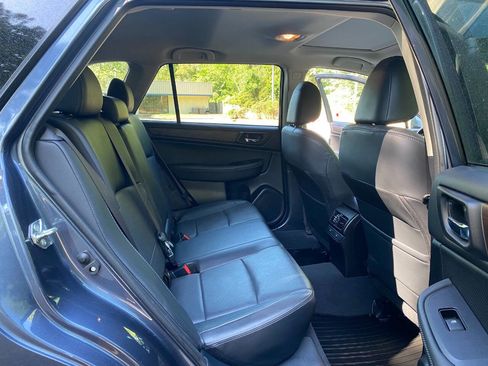 Used 2017 Subaru Outback 2.5i Limited AWD/4WD image 16