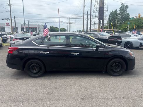 Used 2019 Nissan Sentra S FWD image 4