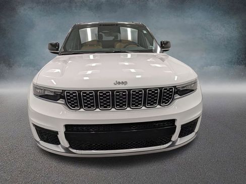 Used 2022 Jeep Grand Cherokee L Summit w/ Luxury Tech Group V image 2